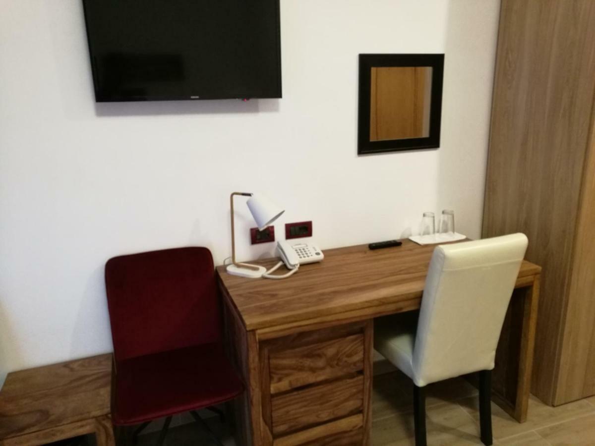 Al Trenino Accomodation Hotel Rome Exterior photo